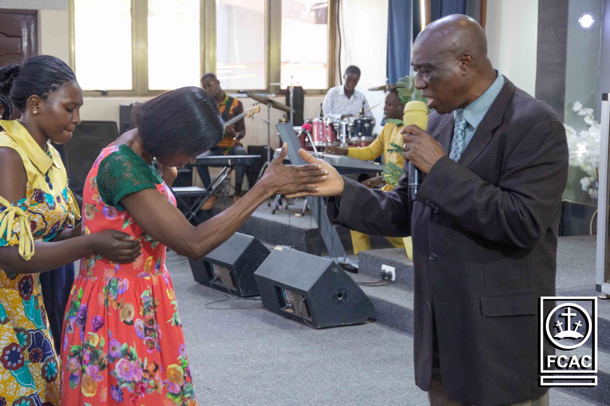 SundayService_Ministration4-scaled.jpg